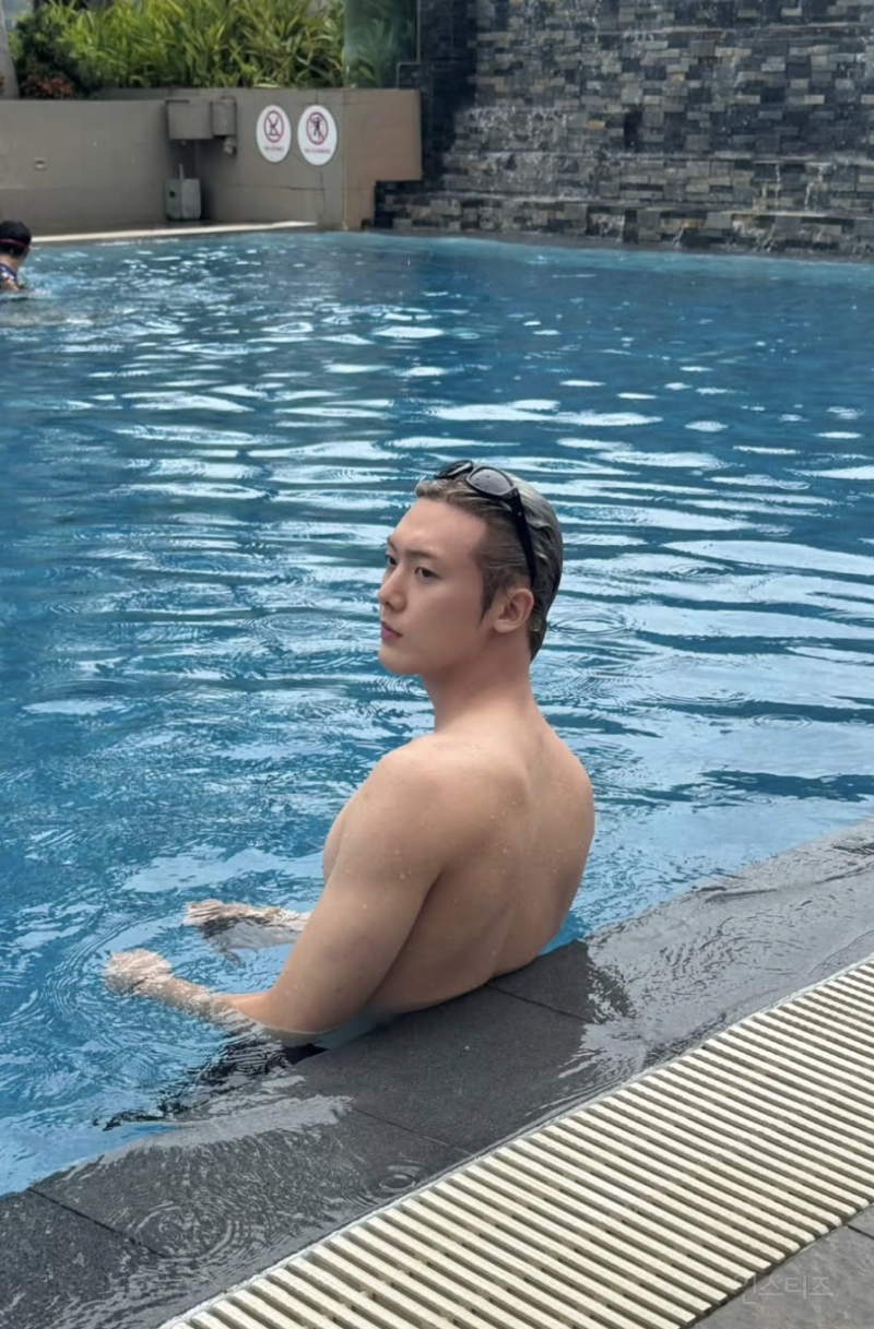 얼마나 노력했을지 감도 안 오는 노력형 어깨깡패 아이돌 | 인스티즈