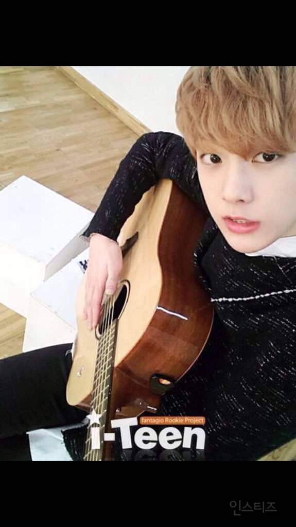 얼마나 노력했을지 감도 안 오는 노력형 어깨깡패 아이돌 | 인스티즈