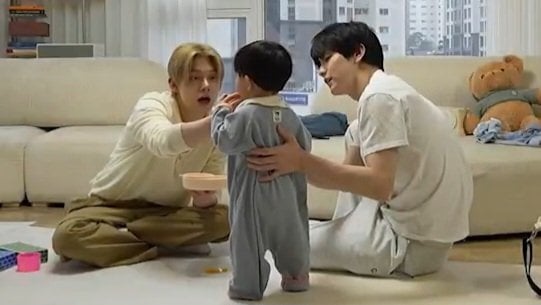 [잡담] 유준이 삼촌들 앉은키보다 작아ㅋㅋㅋㅋㅋ | 인스티즈