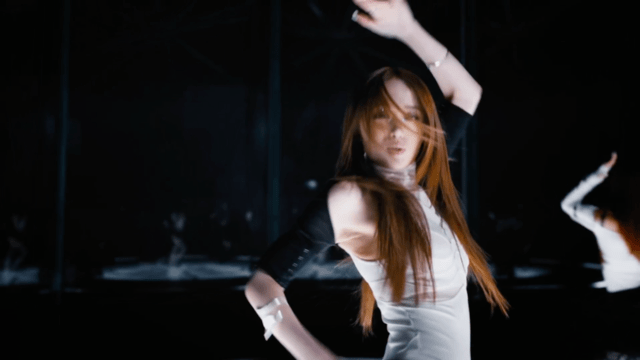 흔한 Y2K 아닌 Y3K 컨셉으로 나온 신인 여돌...jpgif | 인스티즈
