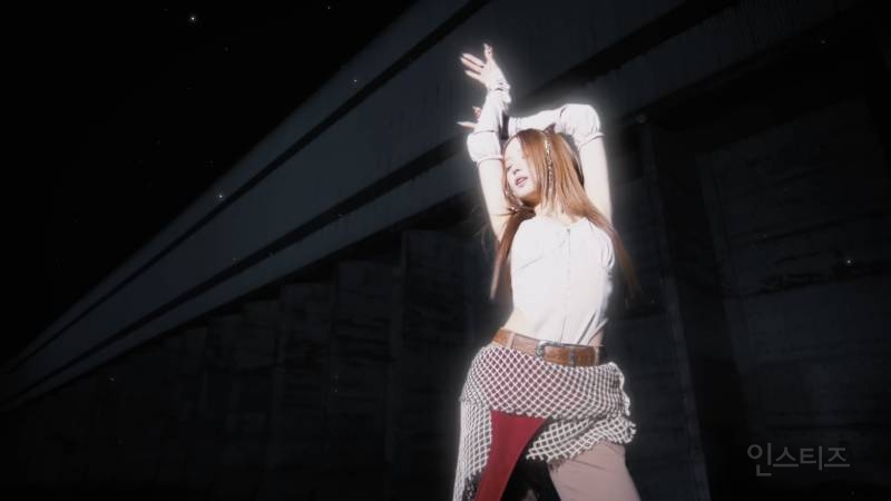 본업에서 y2k 말아주다가 현실에서 아기고양이라면...jpg | 인스티즈