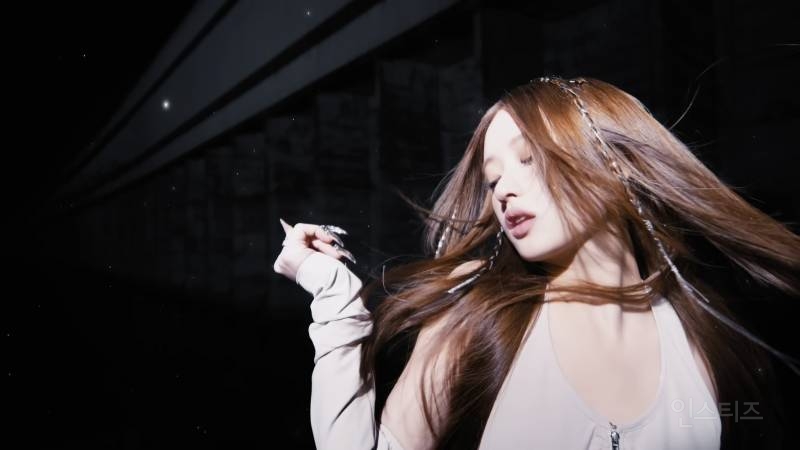 본업에서 y2k 말아주다가 현실에서 아기고양이라면...jpg | 인스티즈