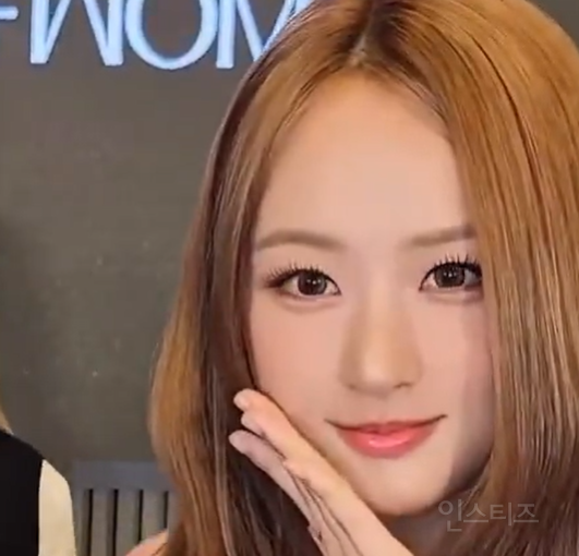 본업에서 y2k 말아주다가 현실에서 아기고양이라면...jpg | 인스티즈