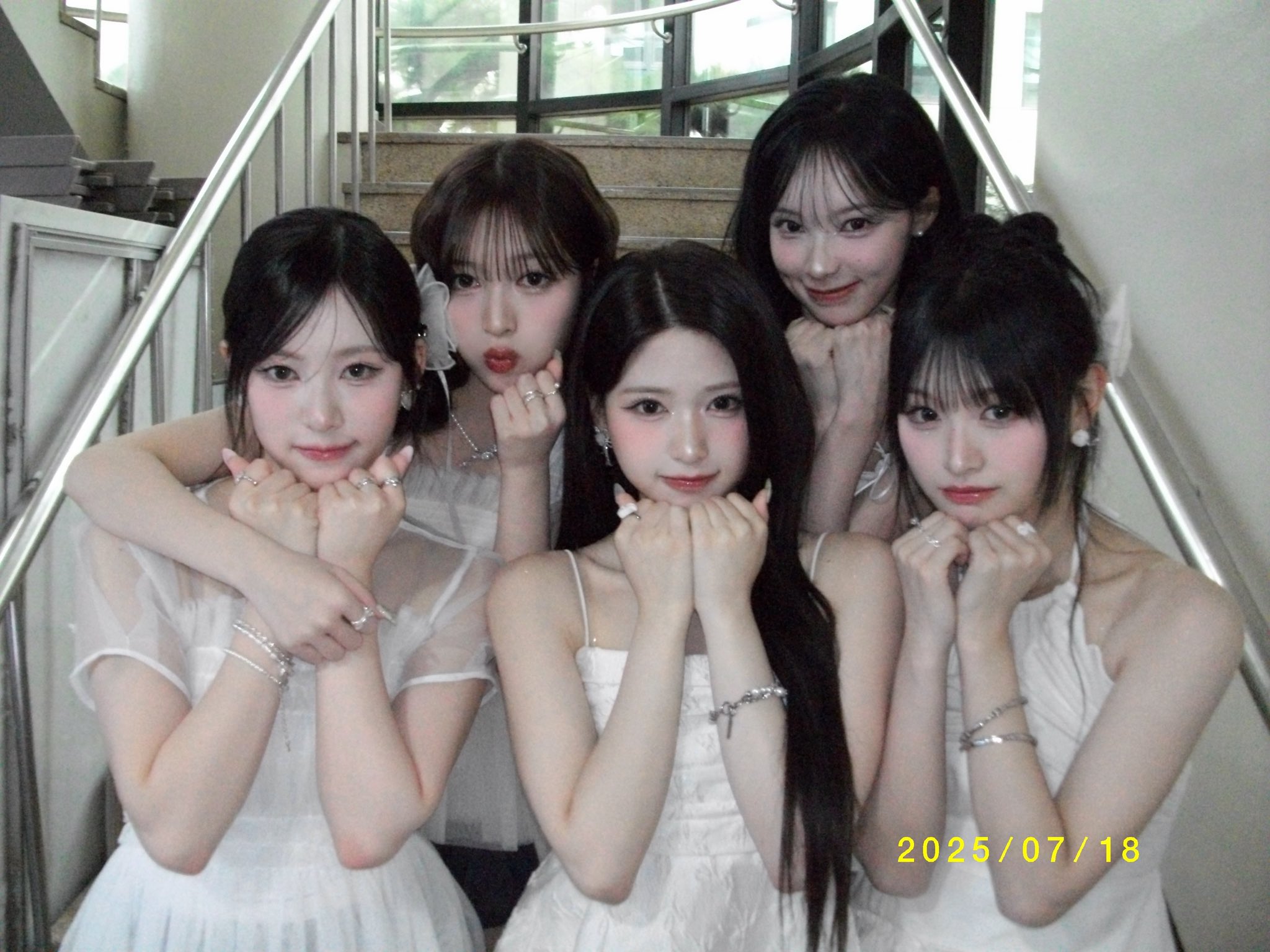 [잡담] 내 기준 리센느 전원비주얼 그룹 같음...... | 인스티즈