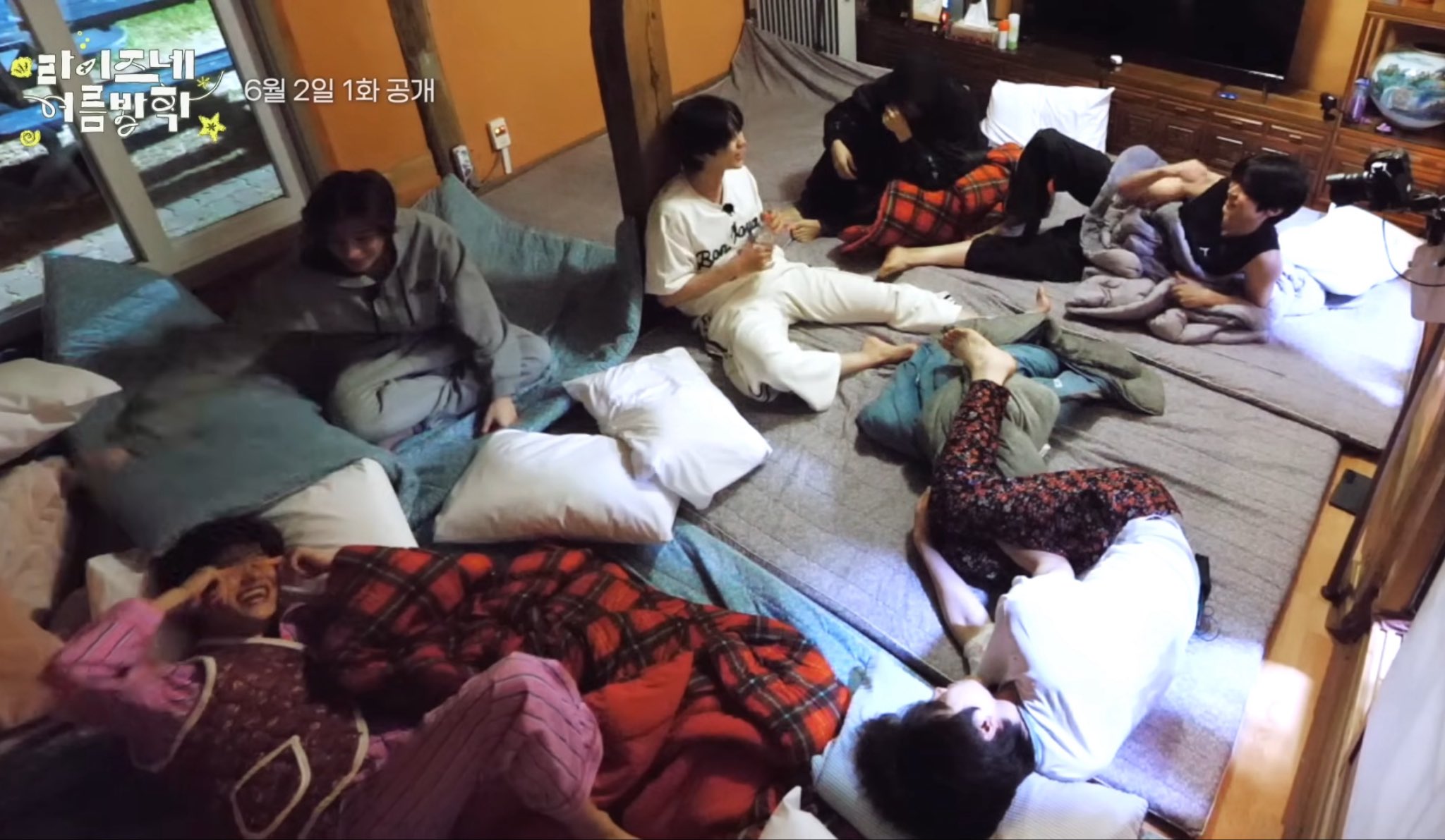 [잡담] 성찬이는 눕자마자 잠든거야?? | 인스티즈