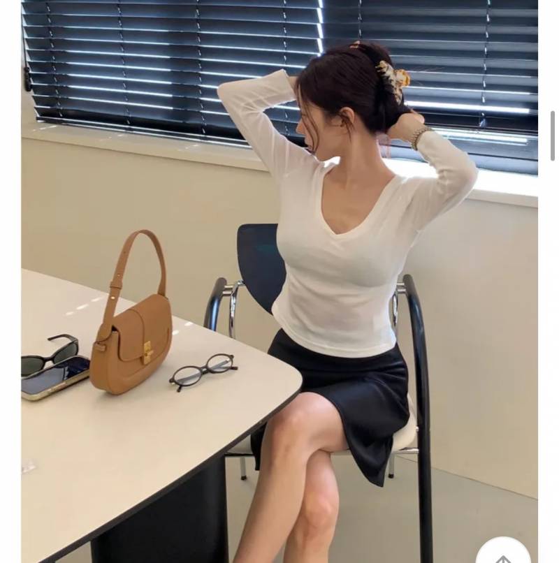 [잡담] 익들아 솔직히 요런 티셔츠 입으려면 날씬해야 이쁘겟지?? 살짝 통통도 ㄴㄴ ??? 보통도 ㄴㄴ ? | 인스티즈