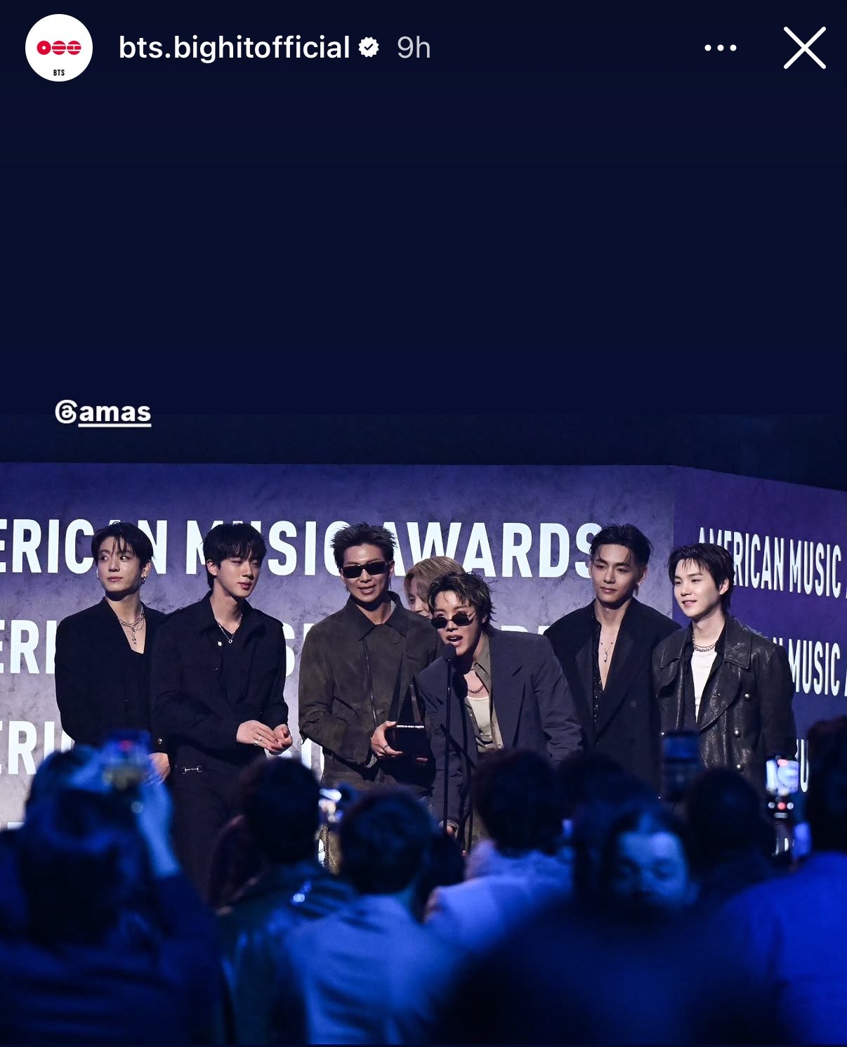 [마플] Bts amas 수상에 지민만 잘 나오지 않은 사진으로 공식 사진 올린 하이브 | 인스티즈