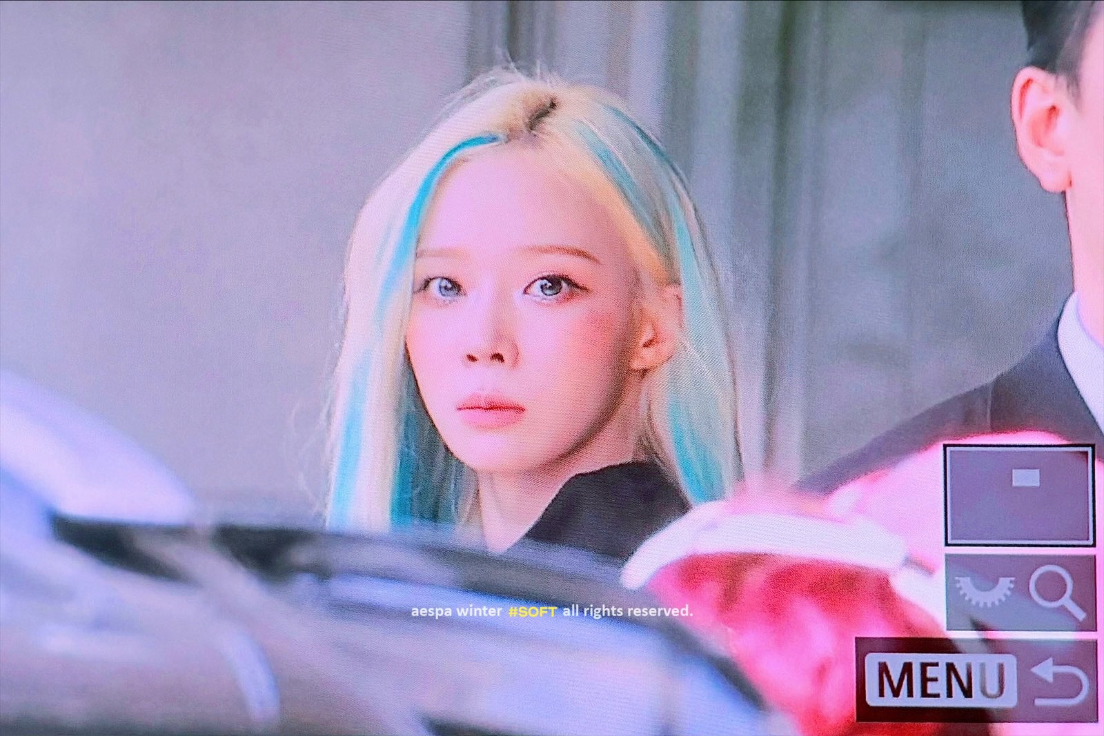 [잡담] 오늘자 뮤직뱅크 퇴근한 윈터 | 인스티즈
