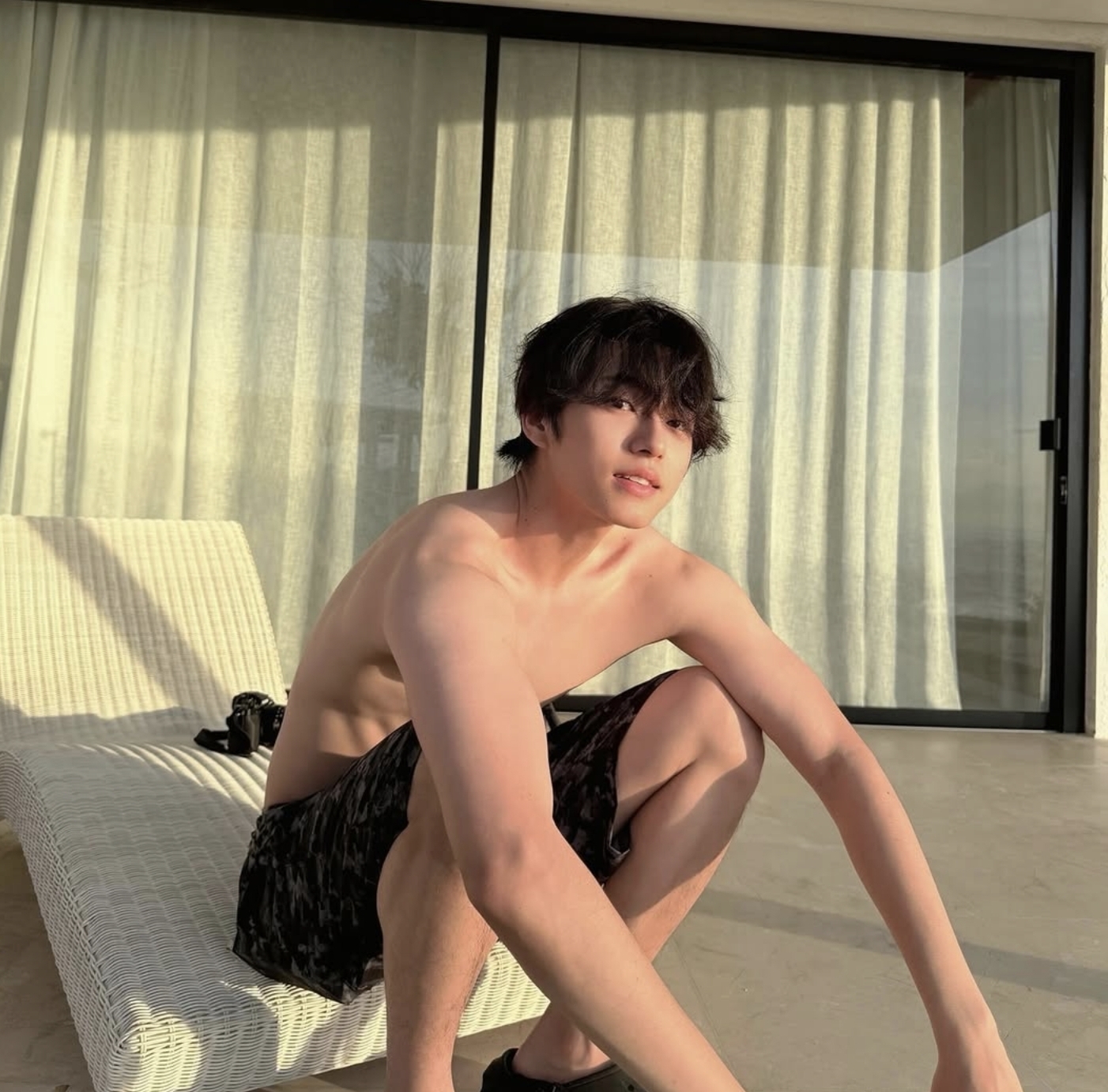 [잡담] 맨끝줄 소년 티저에 이거 누구야? | 인스티즈