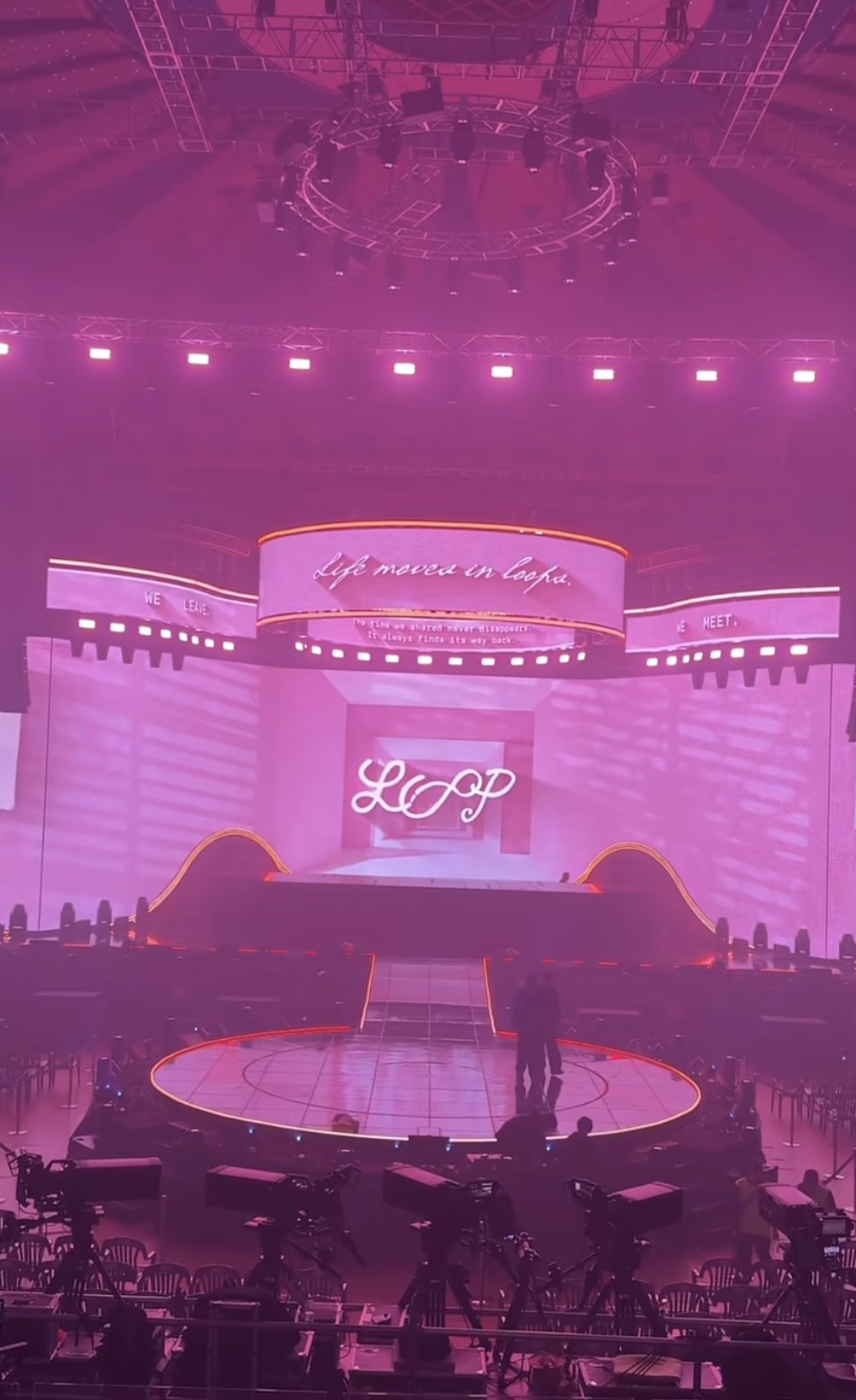 [잡담] 아이오아이 이번 콘서트 무대.jpg | 인스티즈
