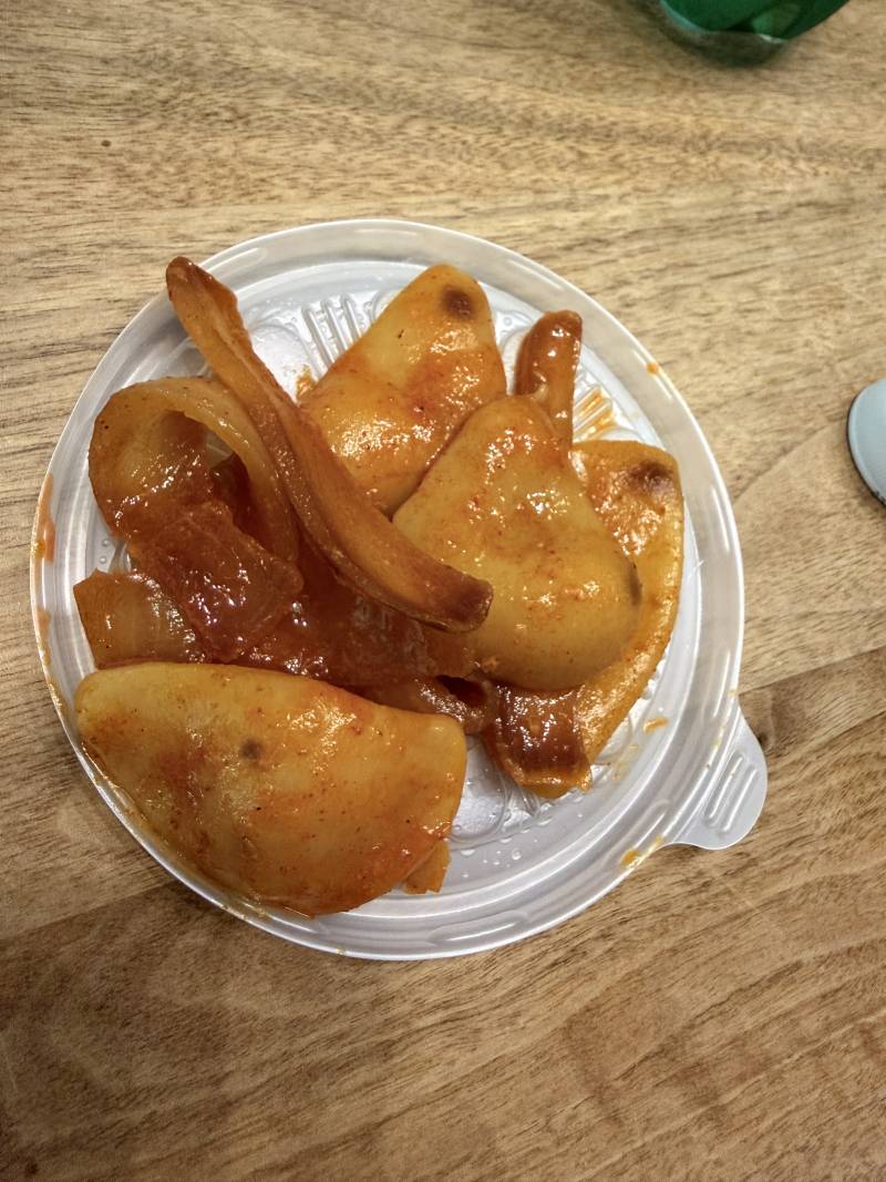 [잡담] 곱도리탕 시켰는데 이거 곰팡이야? | 인스티즈