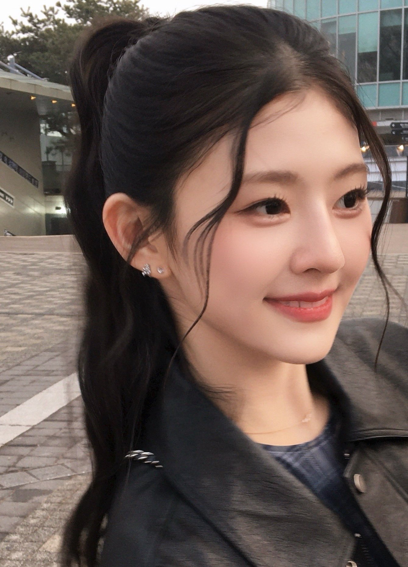 [잡담] 이 둘 약간 얼굴 비슷한 결? 느낌인가? | 인스티즈