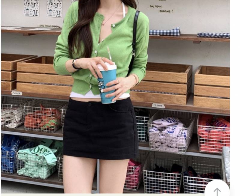 [잡담] 이런 로우라이즈 치마는 골반 없어야 이뻐? | 인스티즈