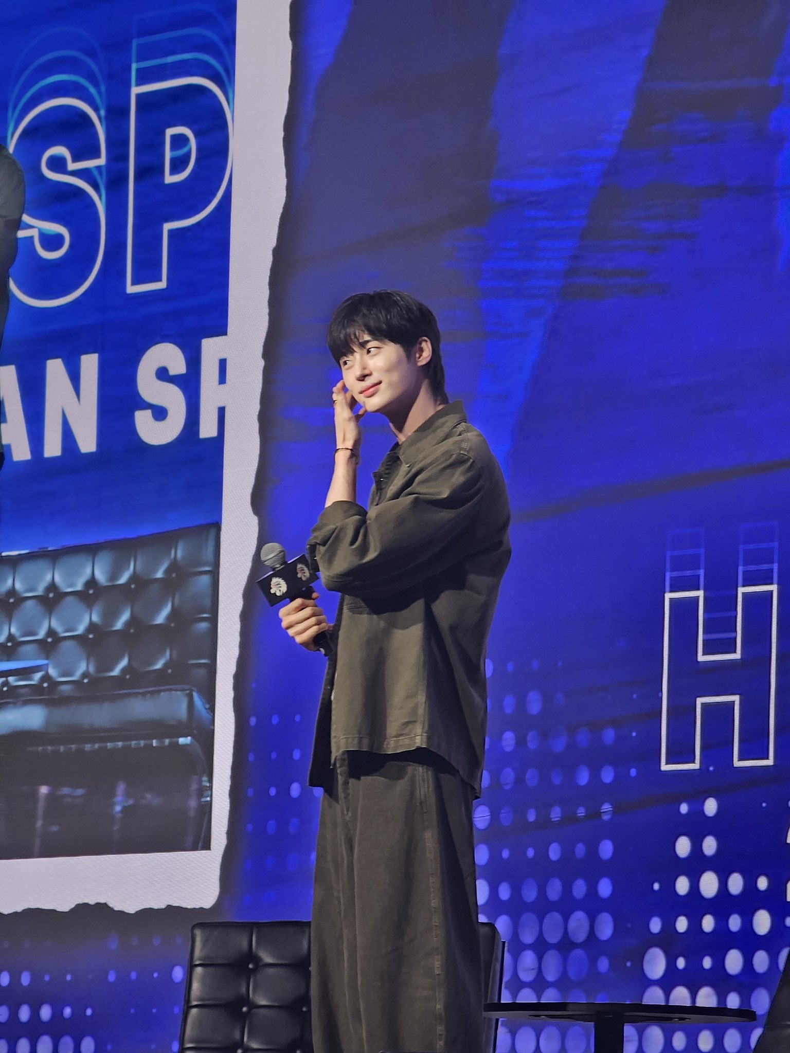 [잡담] 변우석) 홍콩 사는 익인데 어제 코믹콘 변우석 토크 보고옴 | 인스티즈
