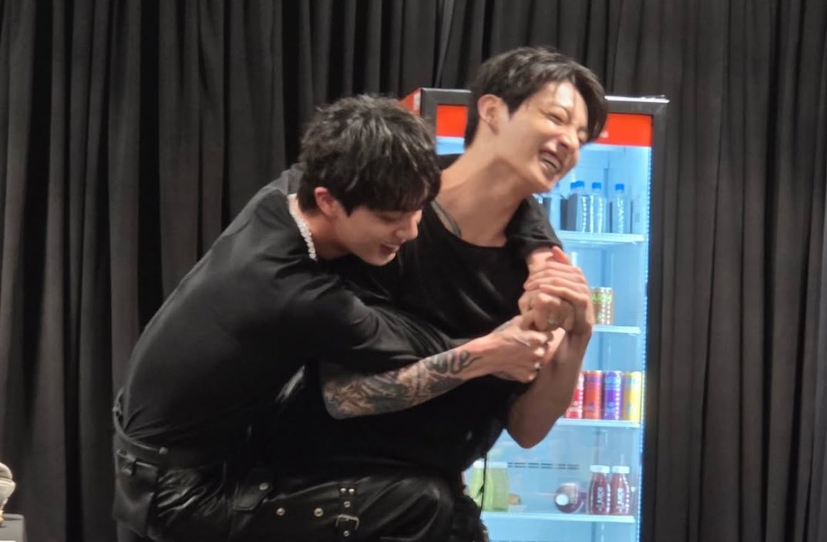 [잡담] 방탄 진 정국은 어케 떨어져 살았지 | 인스티즈