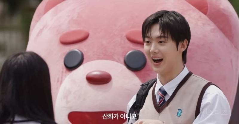 사진 찍어달라는 친구가 알고보니 존잘 아이돌일때..jpg | 인스티즈