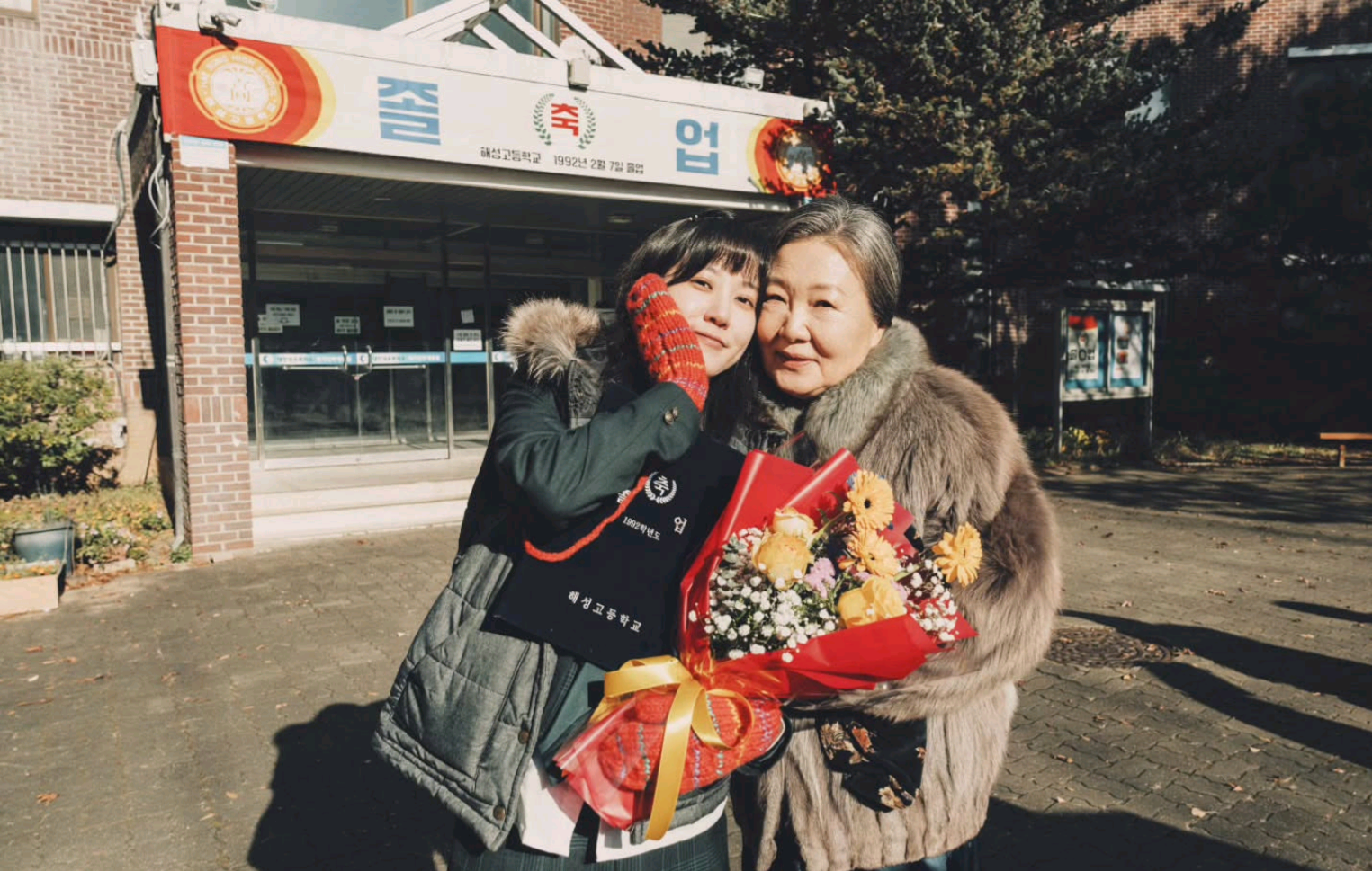 [잡담] 원더풀스) 사랑 듬뿍 받고 자란 티나는 사진, 햇살연하 안될 수가 없다 | 인스티즈
