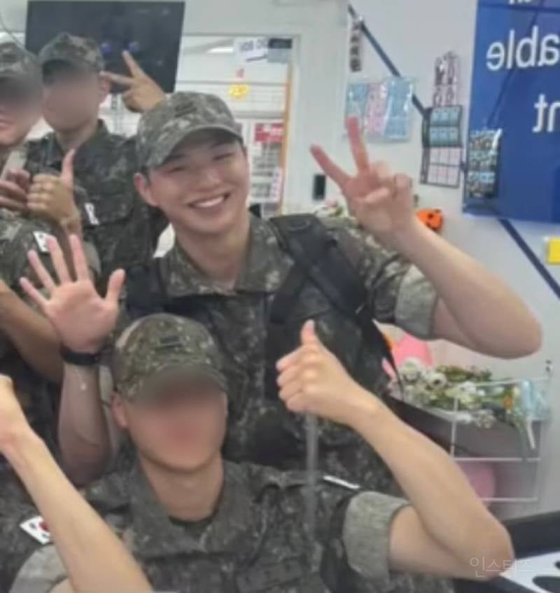 군 선임들이랑 강다니엘 | 인스티즈