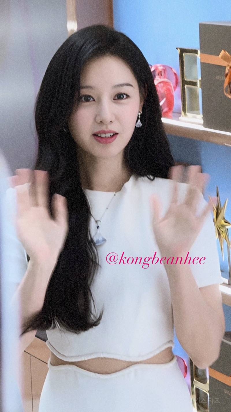 폰카 속 배우 김지원 미모 | 인스티즈