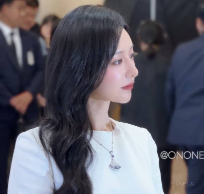 폰카 속 배우 김지원 미모 | 인스티즈