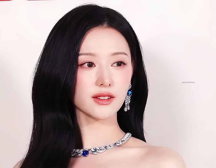 [잡담] 김지원) 260512 김지원 불가리 에클레티카 gif/pics | 인스티즈
