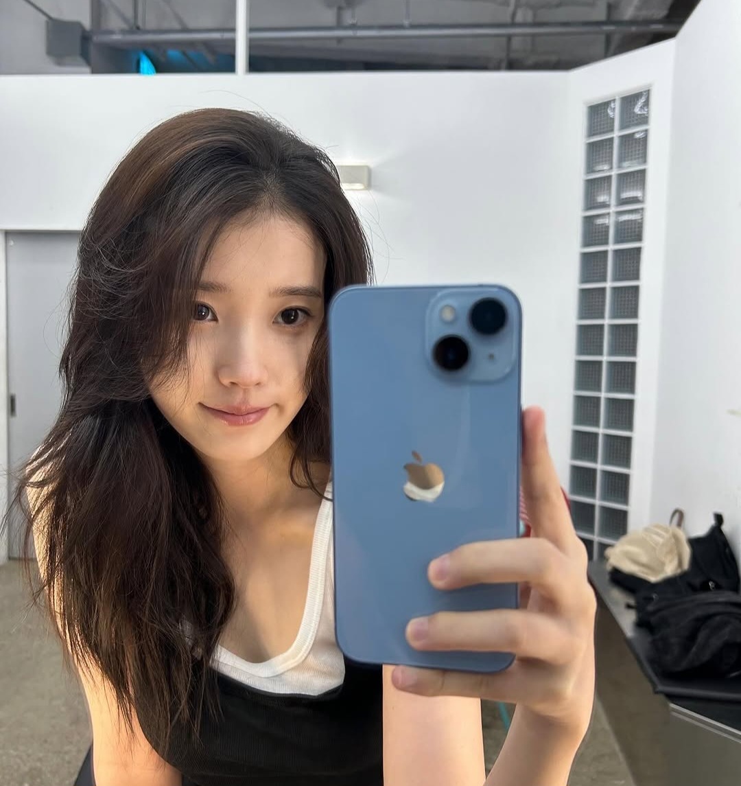 [잡담] 아이유 아이폰 바꾸는 기준이 대체 뭐지? 뻘하게 신기 | 인스티즈
