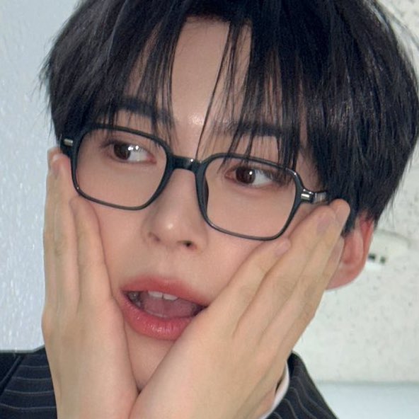 [잡담] 성한빈 잘생긴거 귀여운거 | 인스티즈