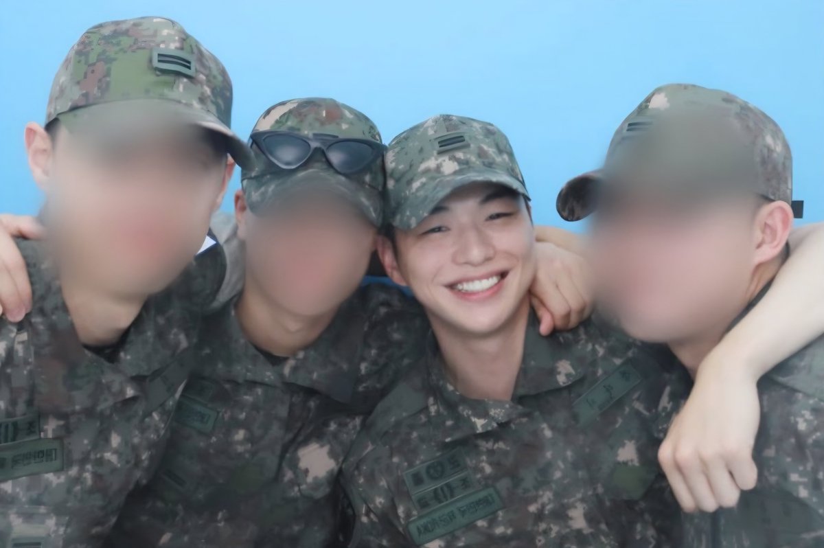 [잡담] 강다니엘 선임들이랑 투표하고 군인네컷? | 인스티즈
