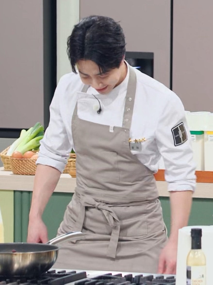 [잡담] 손종원 어제 냉부에서 은영솊 앞치마 입으니 더 커보임 | 인스티즈