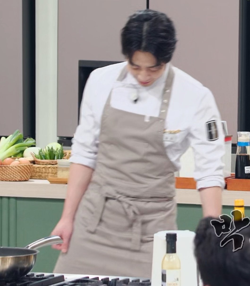 [잡담] 손종원 어제 냉부에서 은영솊 앞치마 입으니 더 커보임 | 인스티즈