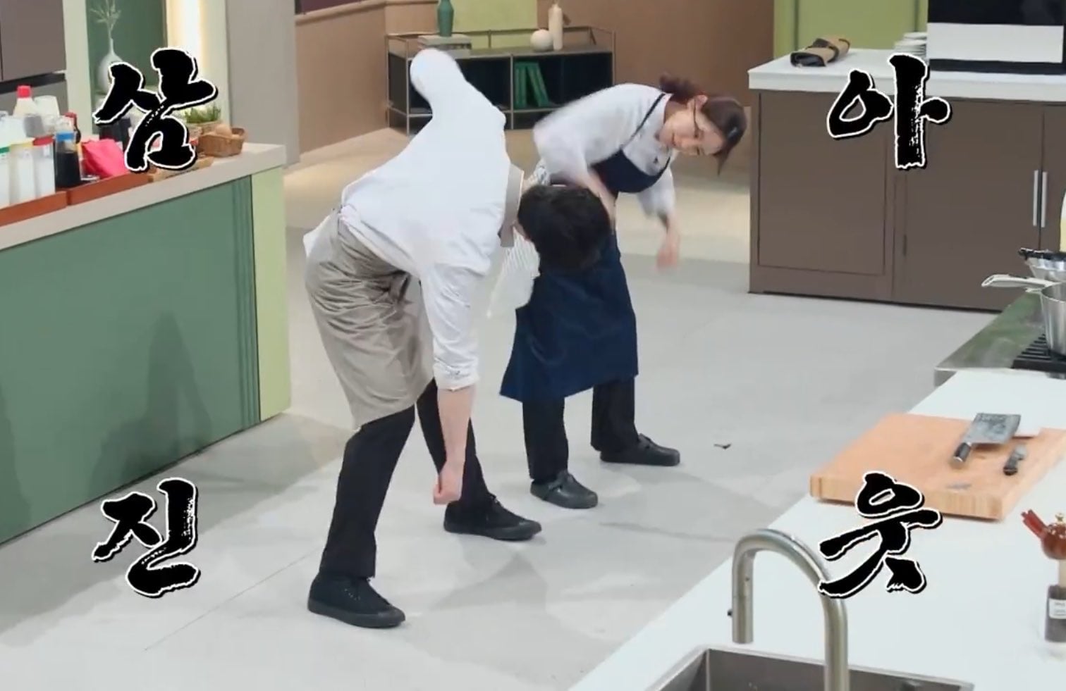 [잡담] 손종원 어제 냉부에서 은영솊 앞치마 입으니 더 커보임 | 인스티즈