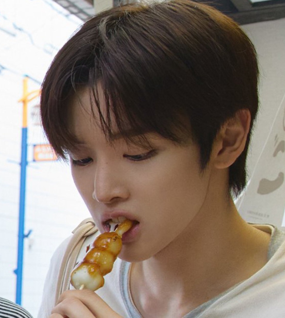 [잡담] 성찬이 당고 먹는 앞니가 너무 커 ㅋㅋㅋㅋ | 인스티즈