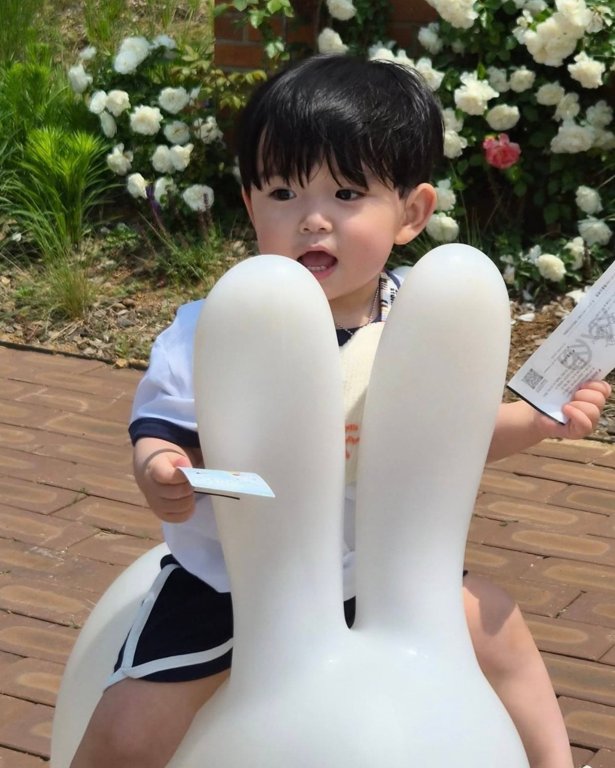 [잡담] 육아일기 유준이 진짜 많이 컸다 이제 완벽하게 목이 생겼어 | 인스티즈