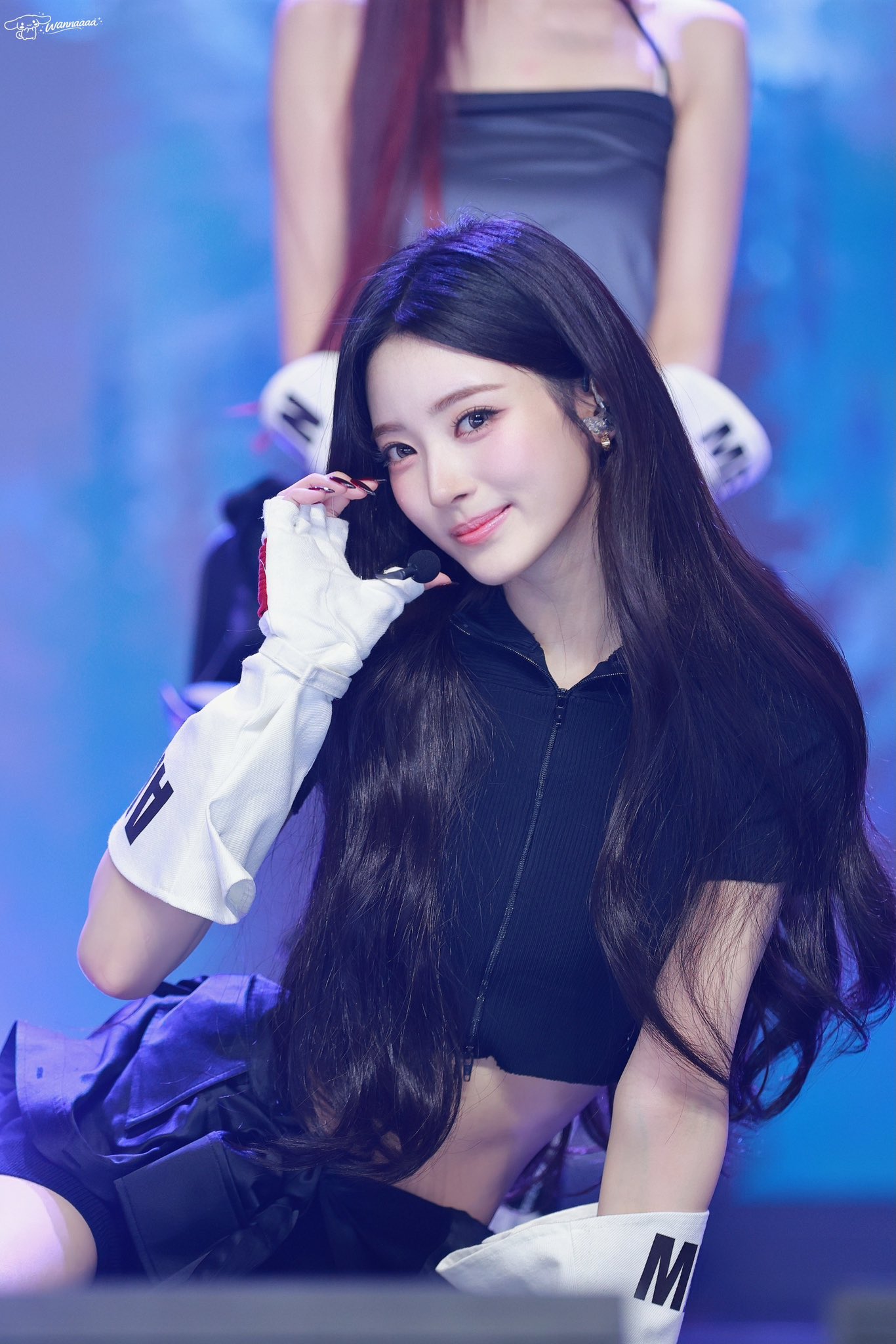 [잡담] 안나 어케 이렇게 생겼지 진짜 와.. | 인스티즈
