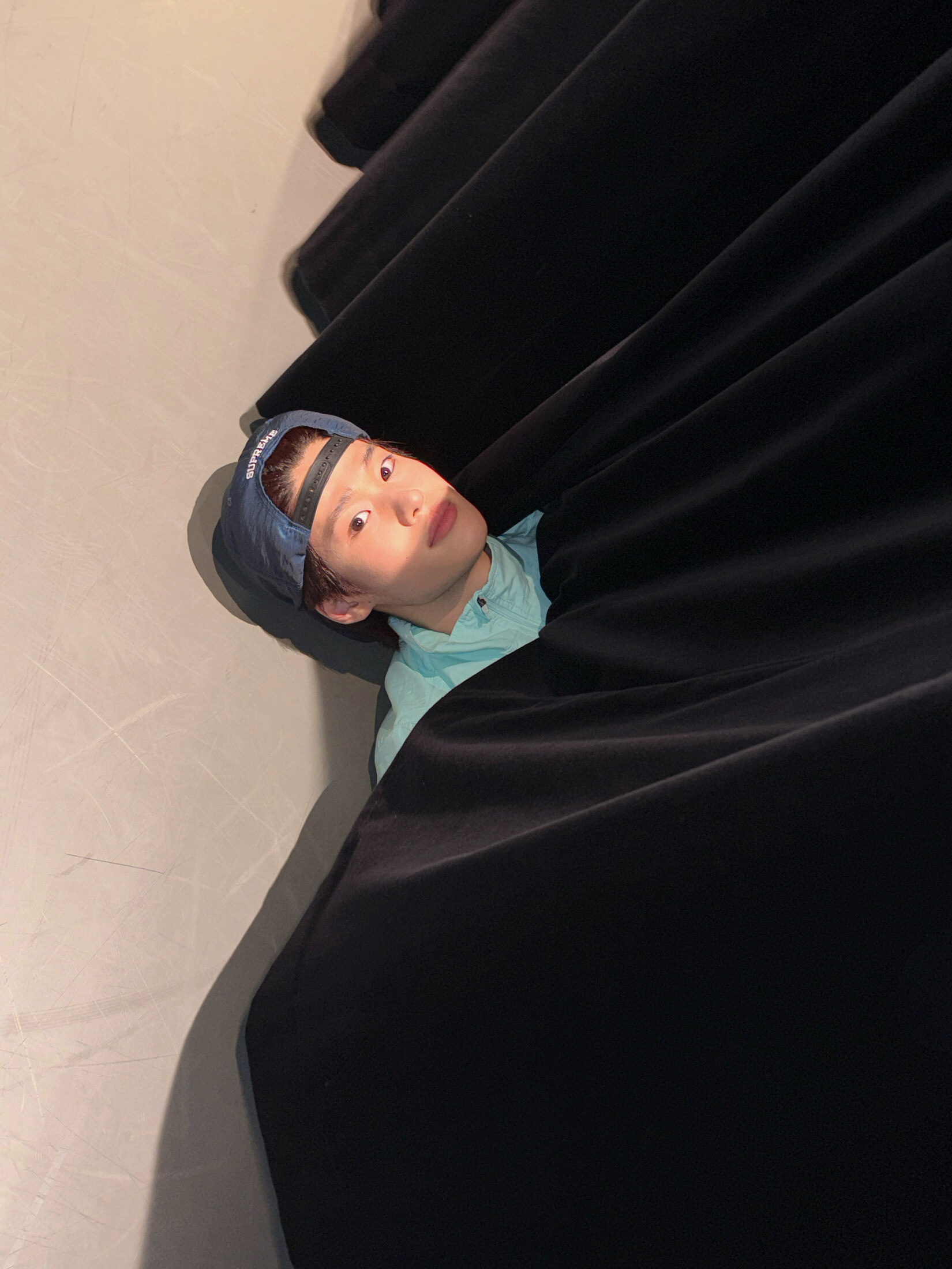 [잡담] 소희 왜 저러고 누워있어 | 인스티즈
