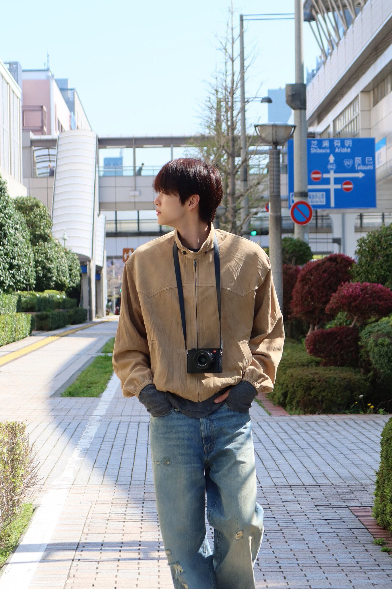 [잡담] 성찬이는 혼자있어도 문짝만한게 느껴짐 | 인스티즈