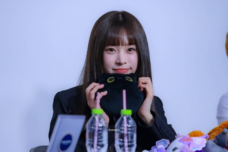 데뷔 첫 곡부터 정규에 잇츠라이브 나오는 신인 자신감 | 인스티즈