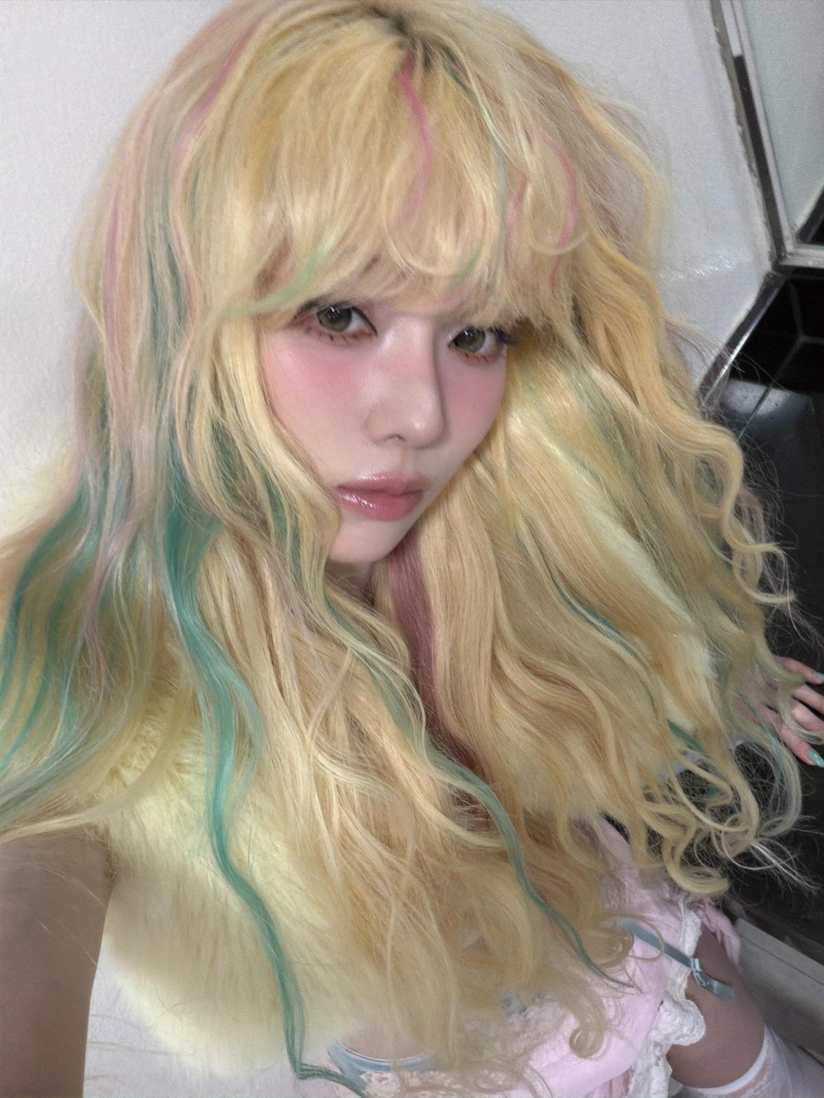 [잡담] 요즘 윈터 너무 이쁜 거 같아 | 인스티즈