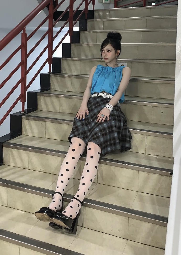 [잡담] 카리나 신발 굽 보고 깜짝놀람 | 인스티즈