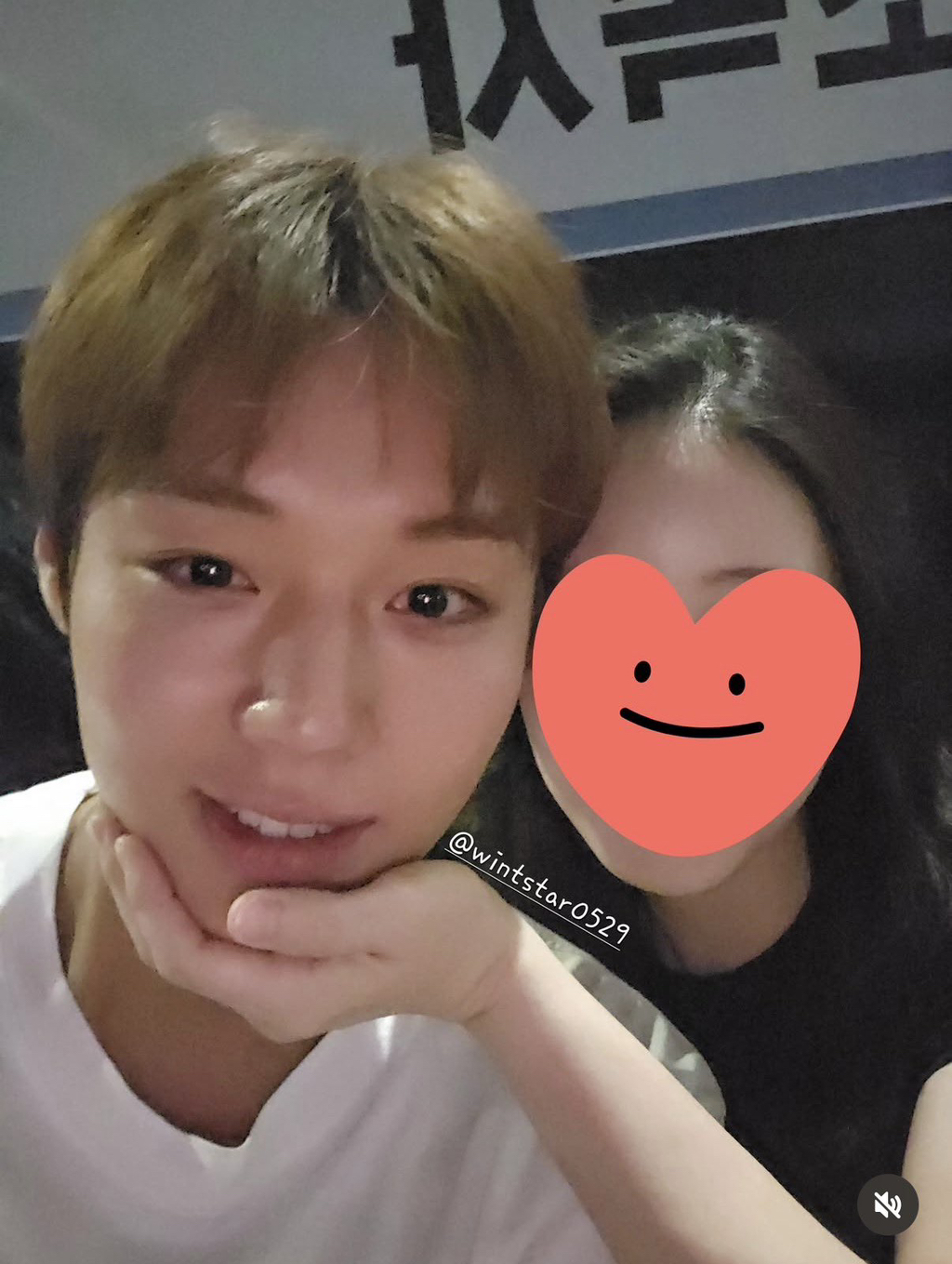 [잡담] 와 이런거 대형돌 팬들은 n천만원 내고 찍을수있는데 | 인스티즈