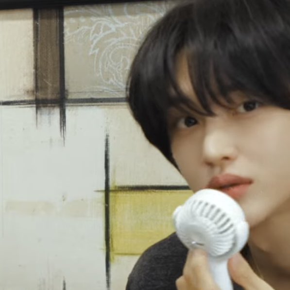 [잡담] 맵다고 땀흘리는데 얼굴이 넘 청순하다 (ㅈㅇ원빈) | 인스티즈