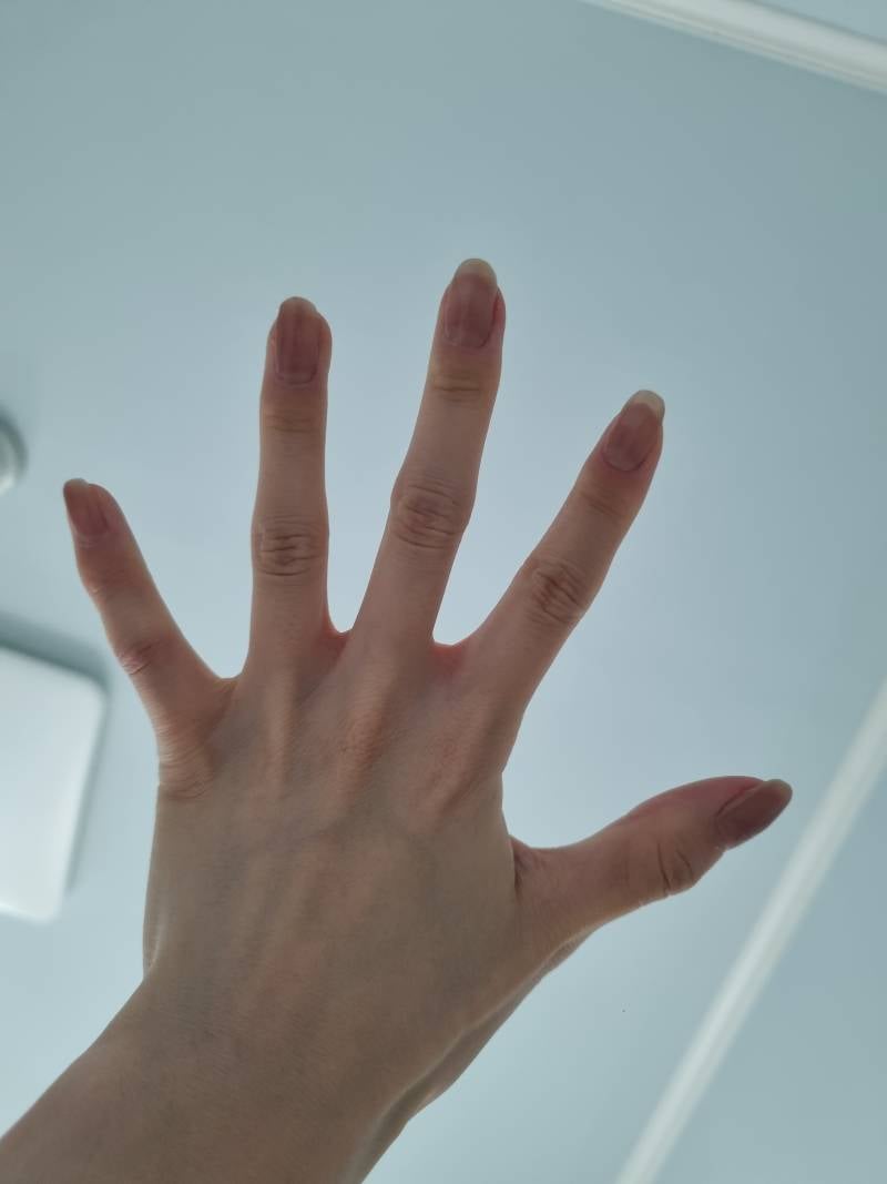 [잡담] 열심히 구해보면 손모델알바 할수잇을까 | 인스티즈