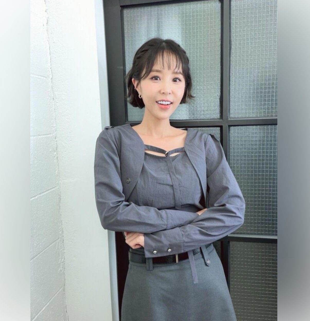 [잡담] 결혼을 시작으로다른 쪽에서도 스트레스를 많이 받아서 그런지살이 엄청 빠졌다는 신지 | 인스티즈