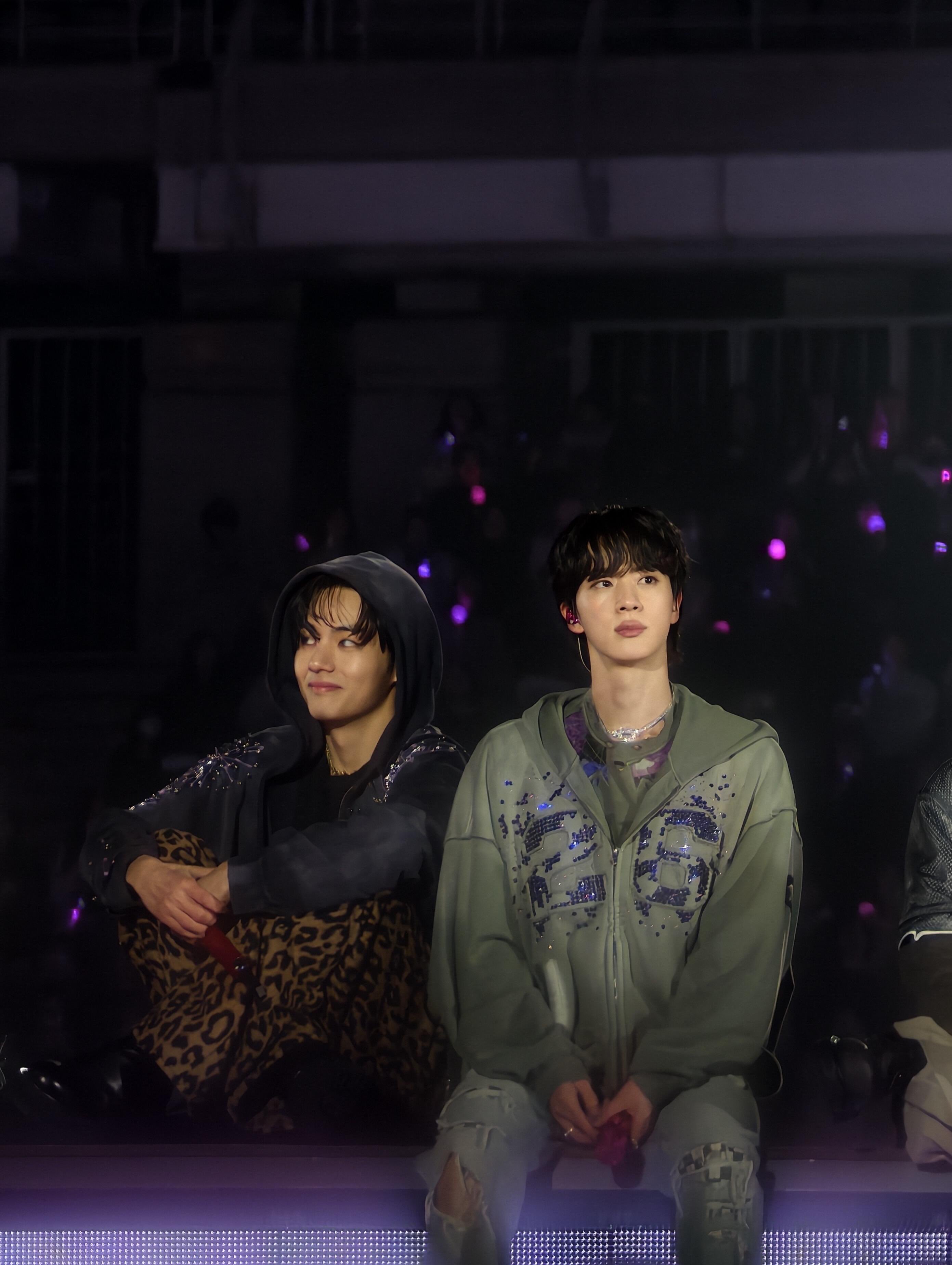 [잡담] 방탄 진 뷔 얼굴 봐 | 인스티즈