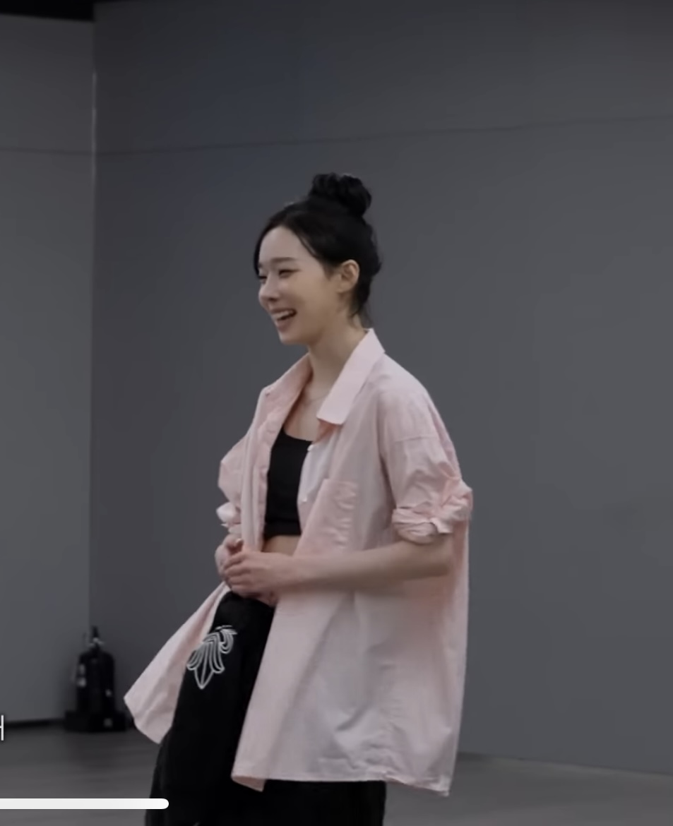 [잡담] 윈터 wda 연습영상 셔츠 정보 아는 사람ㅠㅠㅠ | 인스티즈