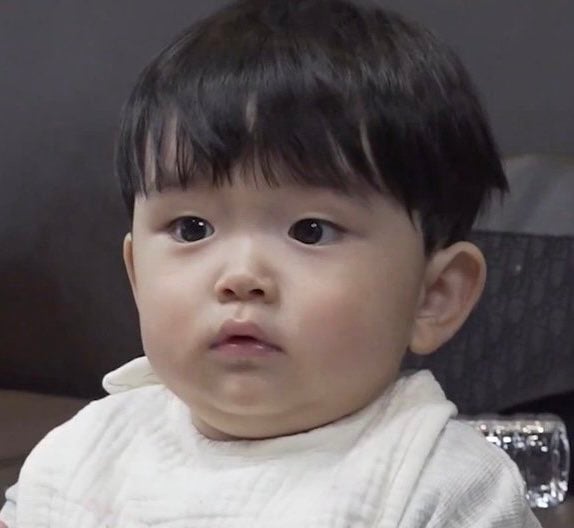 [잡담] 유준이 근데 쌍꺼풀 왜 없어졌지?ㅋㅋㅋㅋㅋㅋㅋ | 인스티즈