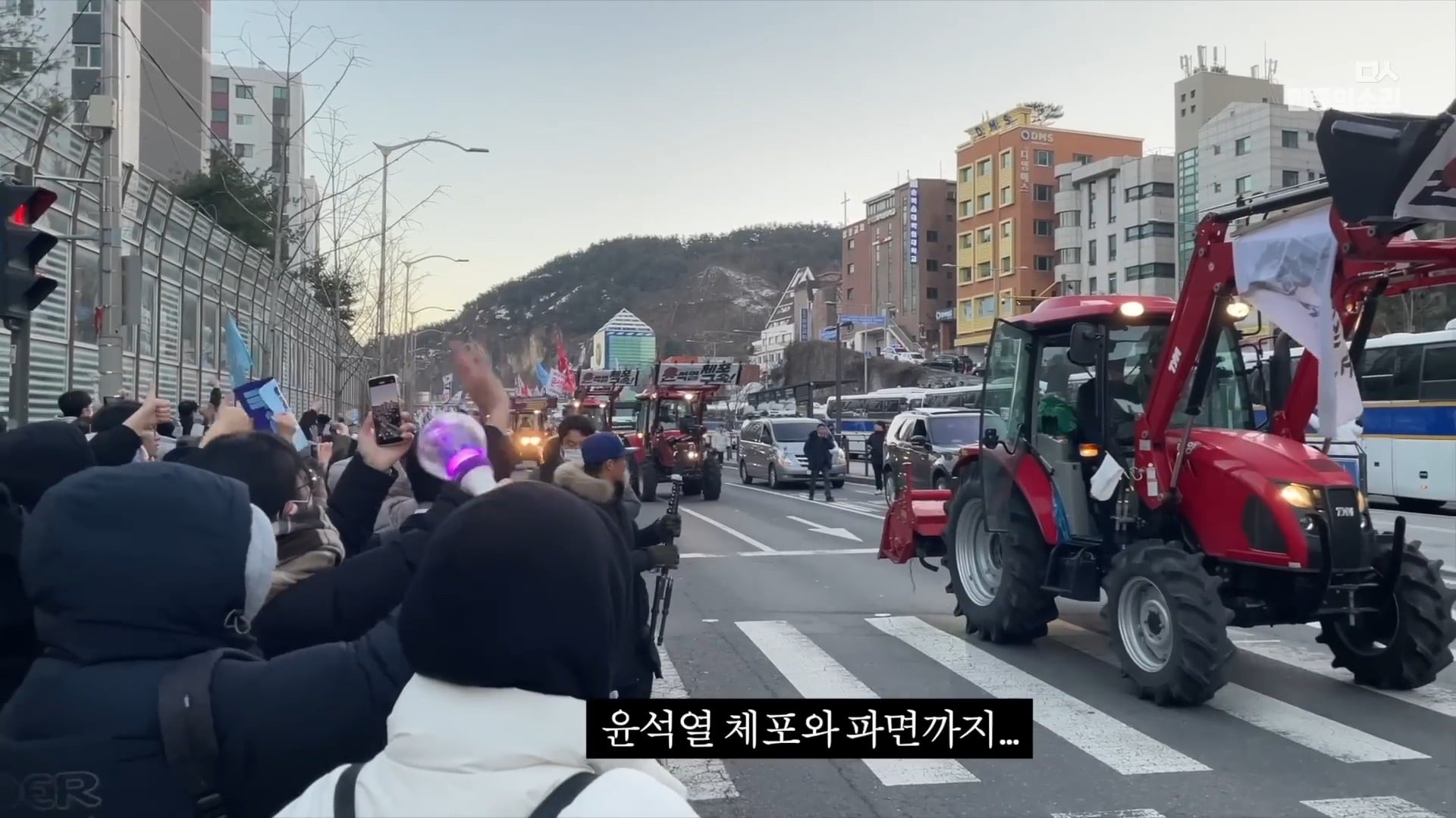 [잡담] 완전 생생한 작년 12.3 계엄 당시 국회 (이재명 당시대표 표정도 첨보는 얼굴) | 인스티즈