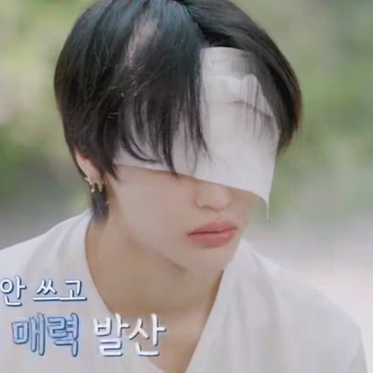 [잡담] 원빈이 땀을 왜이렇게 닦는거임 | 인스티즈