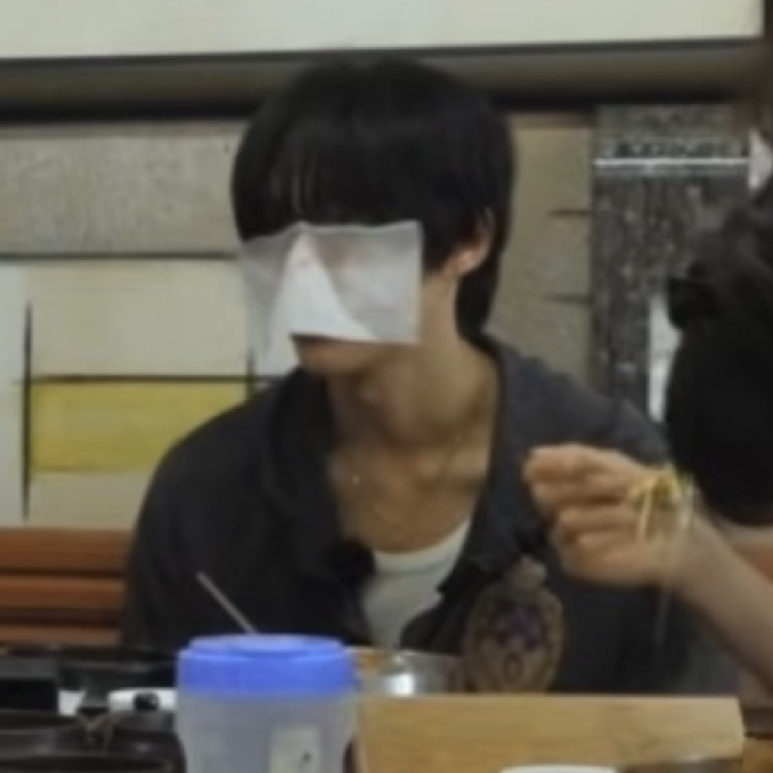 [잡담] 원빈이 땀을 왜이렇게 닦는거임 | 인스티즈