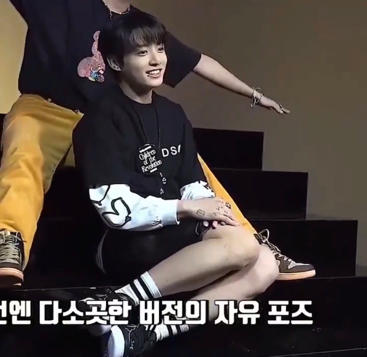 [잡담] 정국 이거 데뷔초 때 사진인가 했는데 | 인스티즈